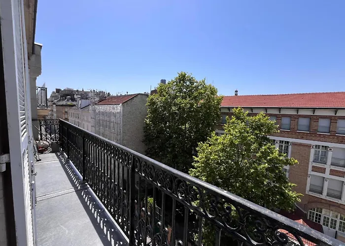 Appartement With Balcony Eiffel Tower View *