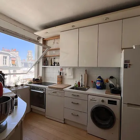With Balcony Eiffel Tower View Apartment