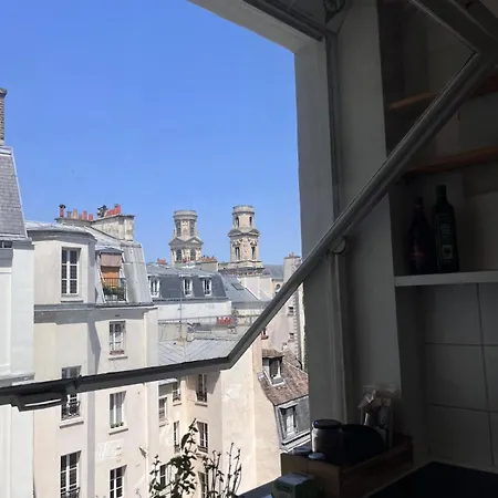 아파트 With Balcony Eiffel Tower View 파리